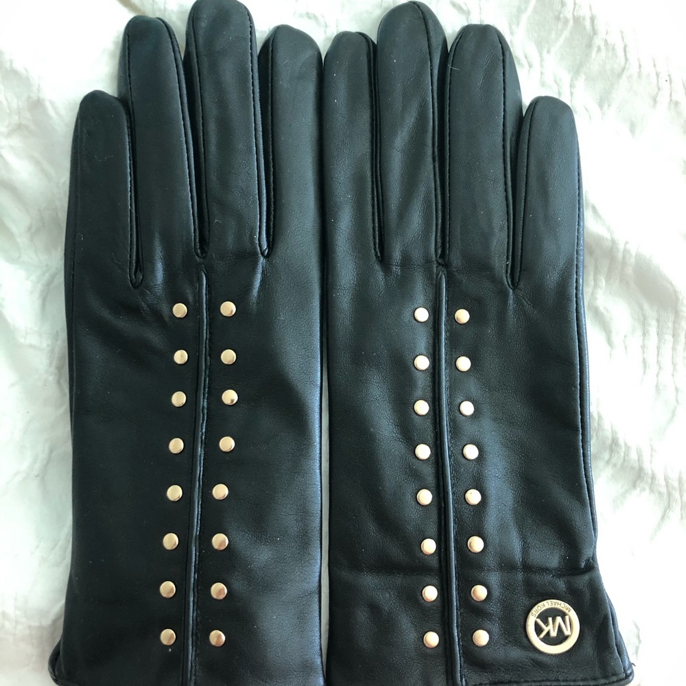 Leather gloves